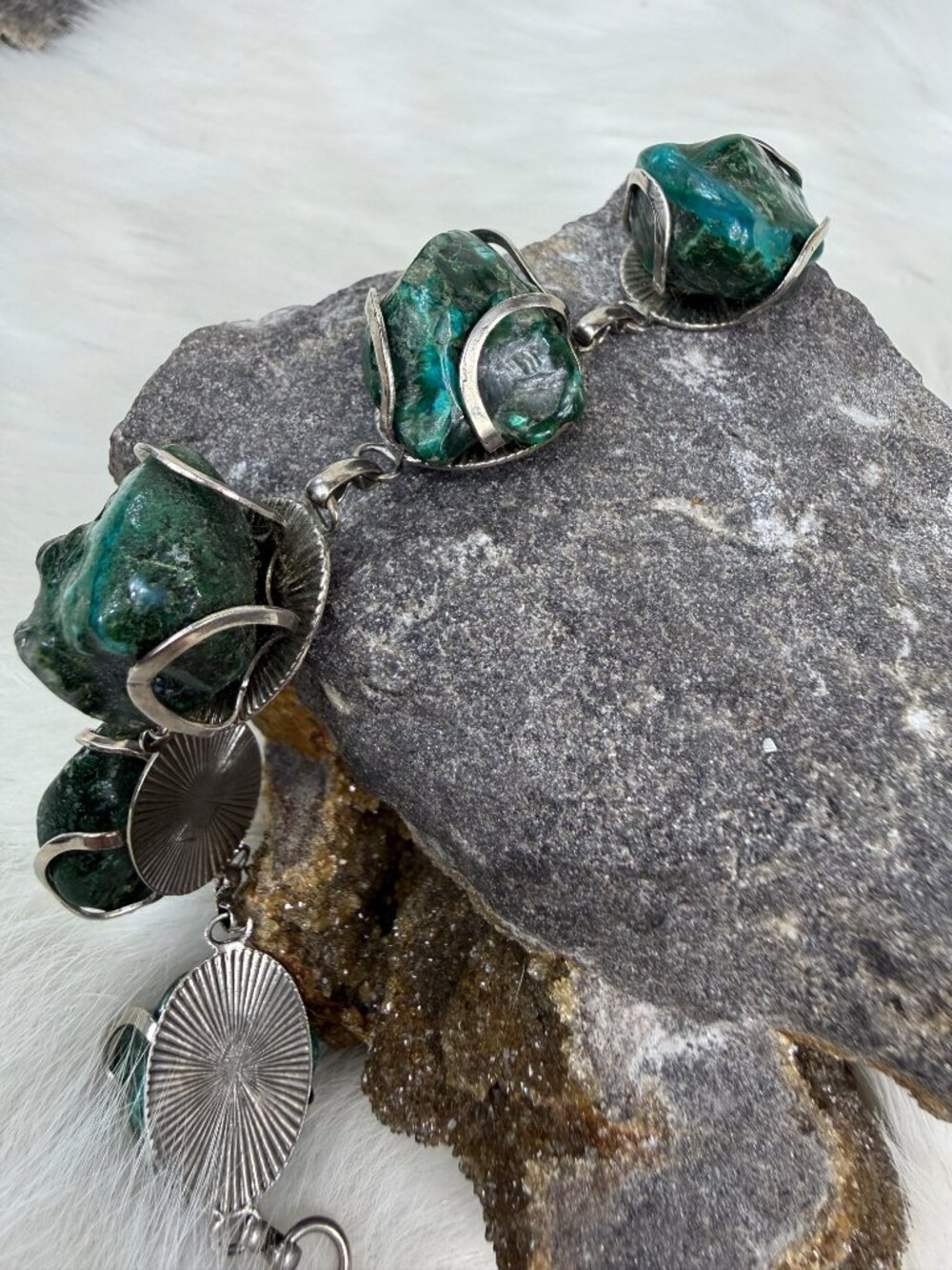 Vintage Silver Tone Chunky Green Stone Raw Nugget Link Bracelet 7"